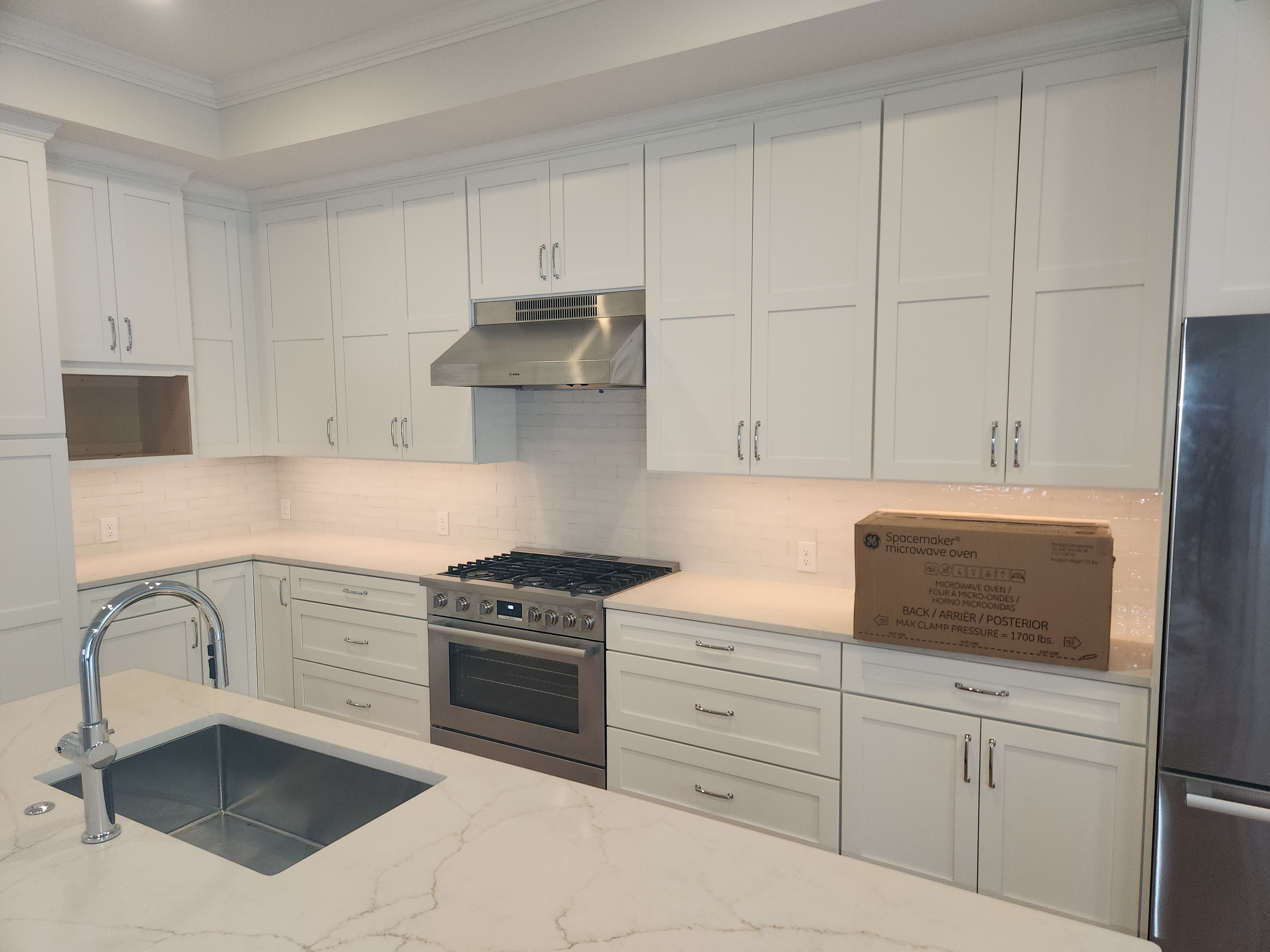 Photo of Wall Cabinet Mid-Rail (002)